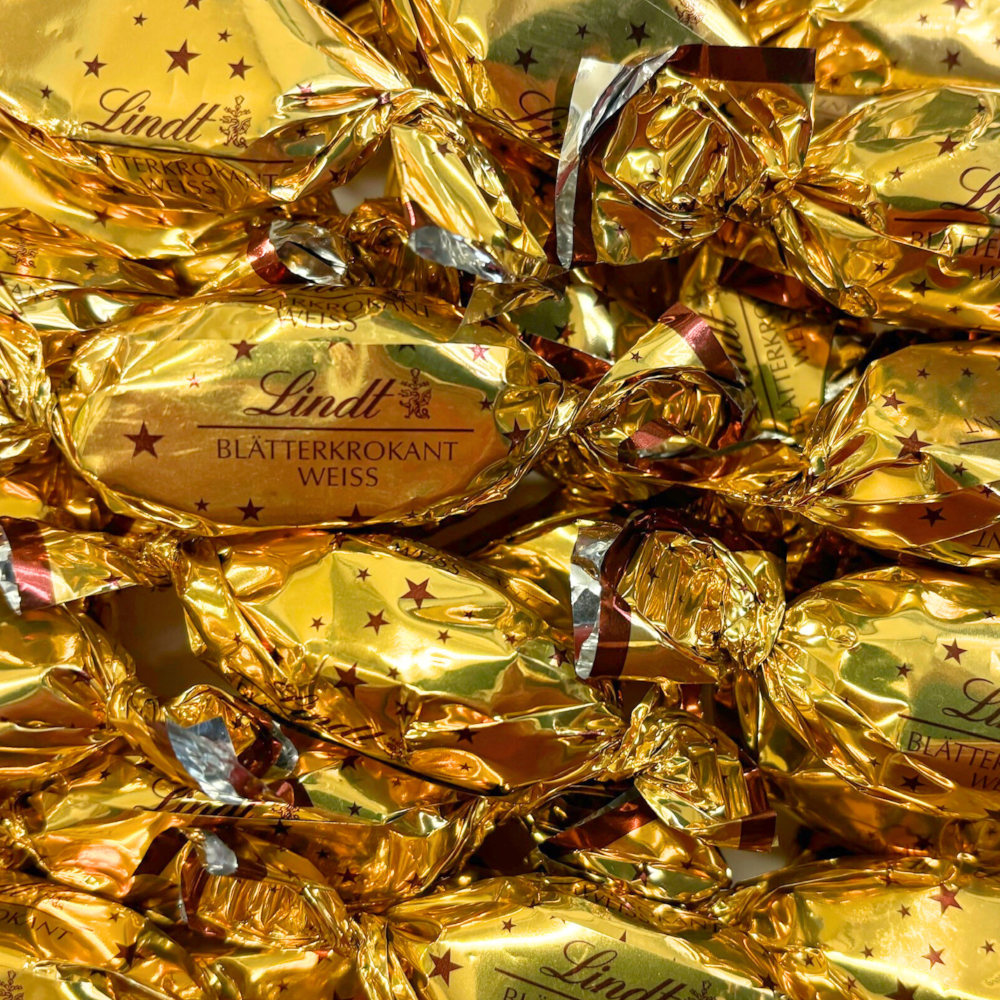 Lindt Toffee Hazelnut Brittle White Chocolate