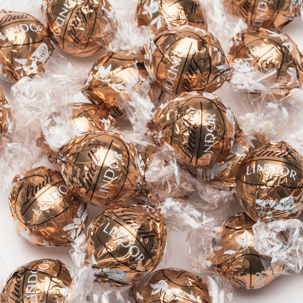 Lindt Fudge Swirl Milk Chocolate Truffles in a Victorian Jar