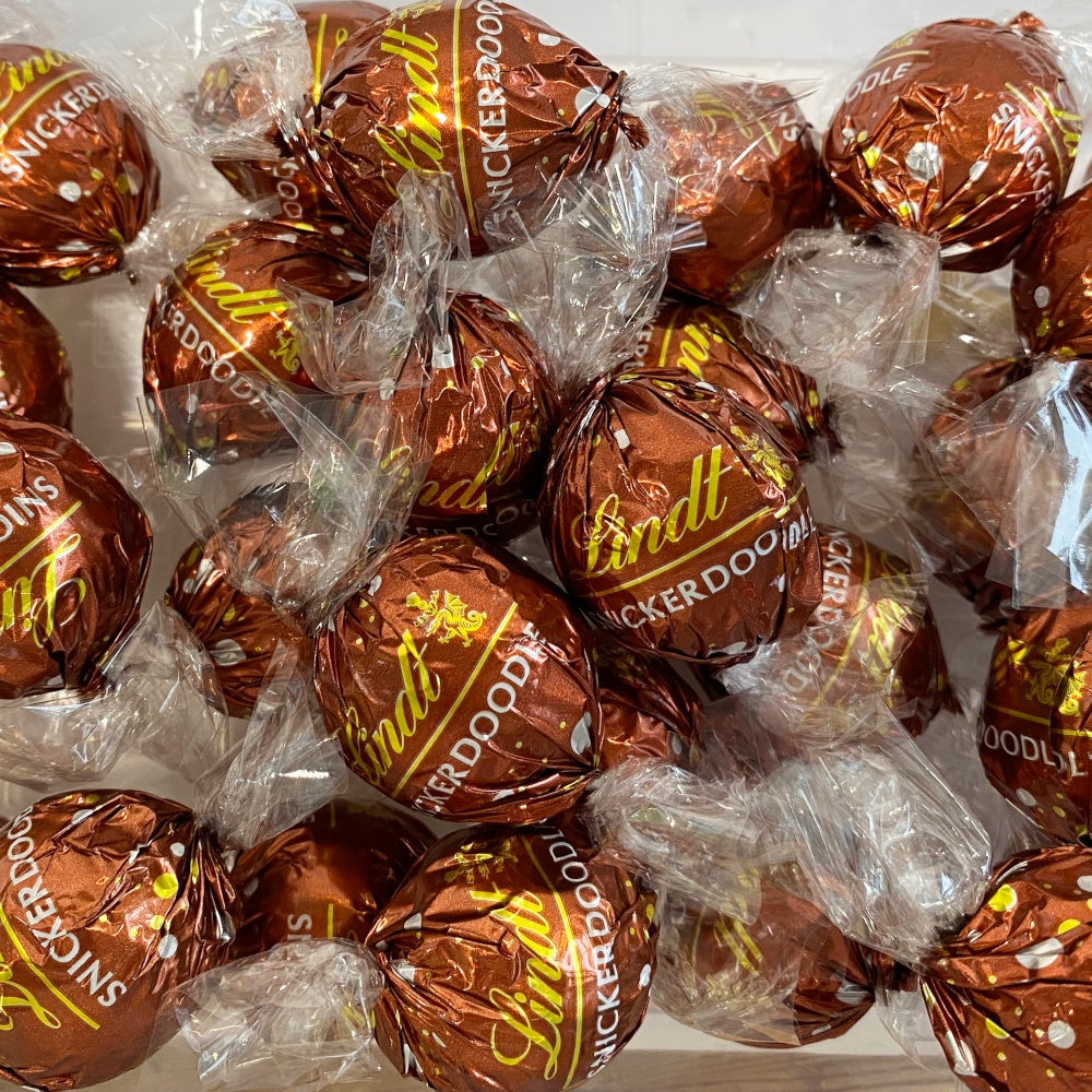 Lindt Snickerdoodle Vanilla Cinnamon & Cookie White Chocolate Truffles in a Victorian Jar
